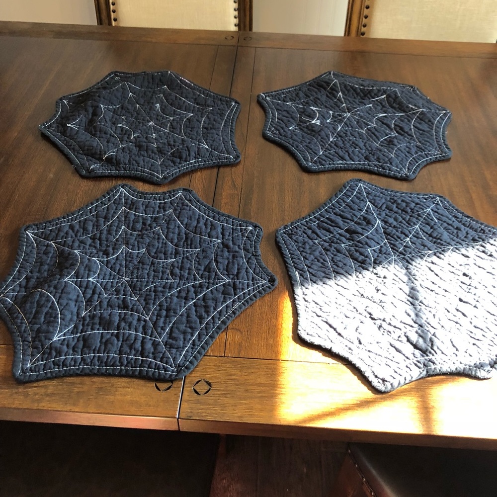 🕷Spider web placemats🕷
